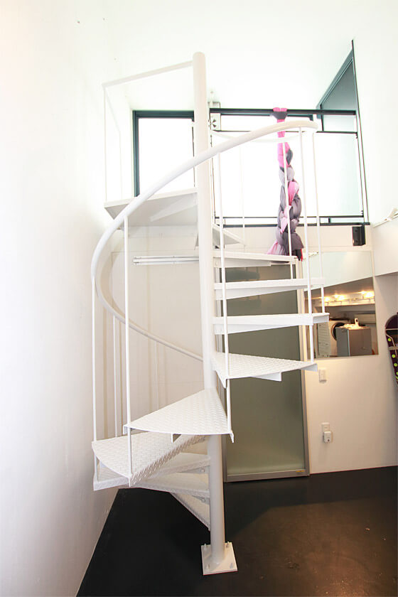 地下1階 螺旋階段新設工事